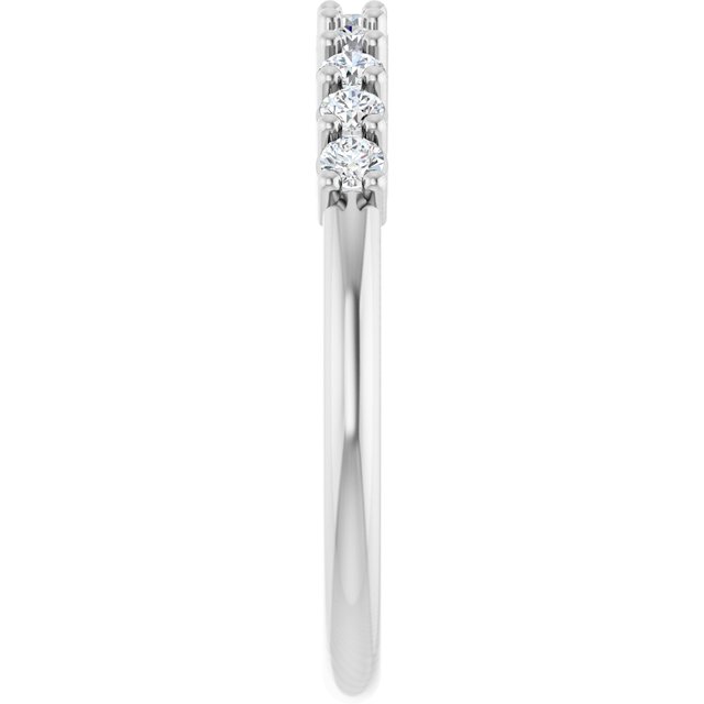 1/4 CTW Natural Diamond 10-Year Anniversary Band