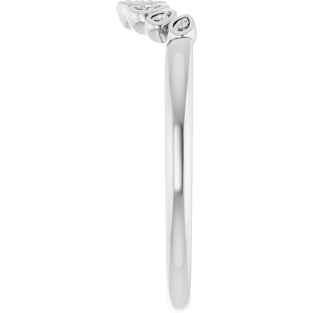 .04 CTW Natural Diamond Vintage-Inspired Contour Band