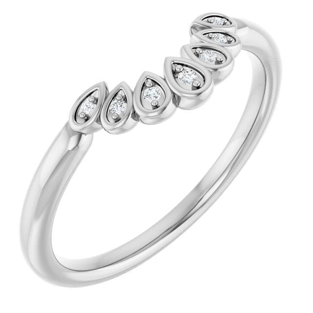 .04 CTW Natural Diamond Vintage-Inspired Contour Band