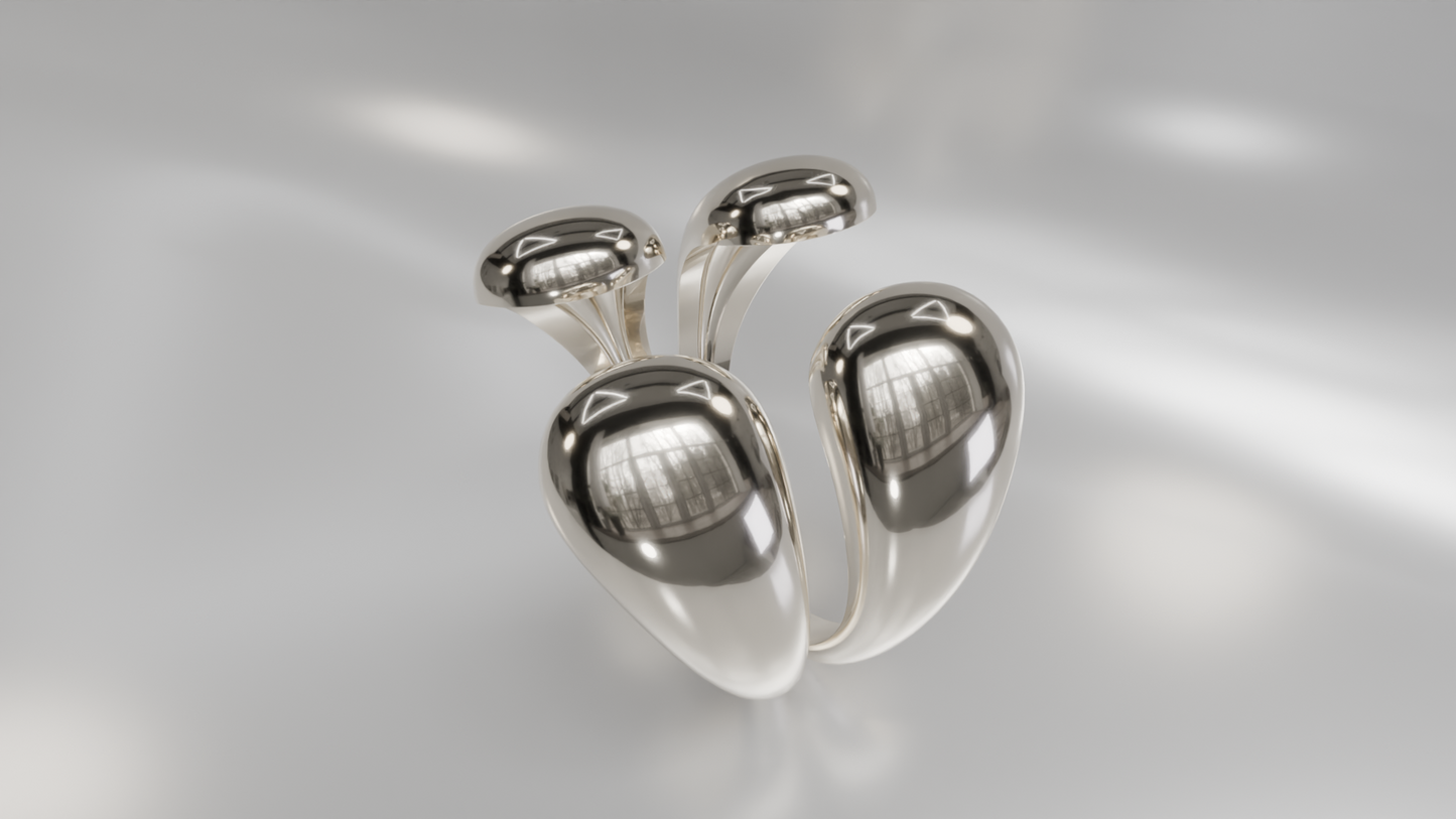 Sculptural Link Ring in Gold