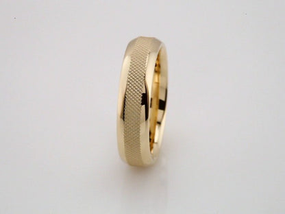 14K Yellow Gold Knurled Comfort-Fit Half Round Band