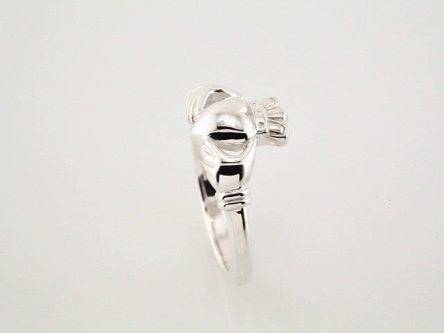 10K White Gold Claddagh Ring