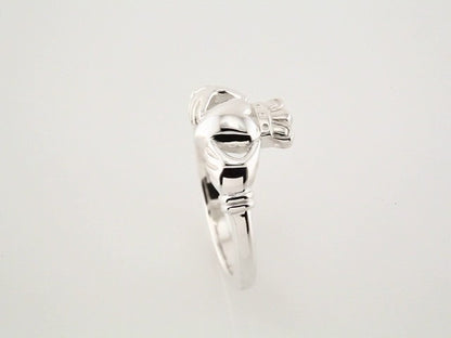 10K White Gold Claddagh Ring