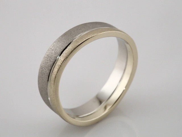 14K Yellow/White Gold Curved Band with Bead Blast/Matte Finish