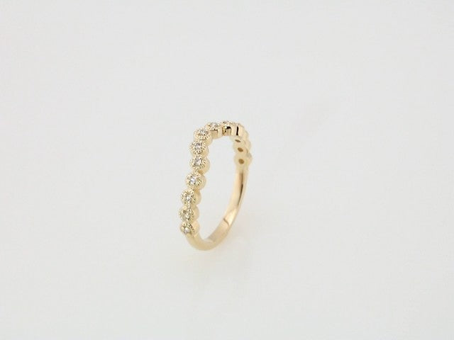 1/8 CTW Natural Diamond Vintage-Inspired Contour Band