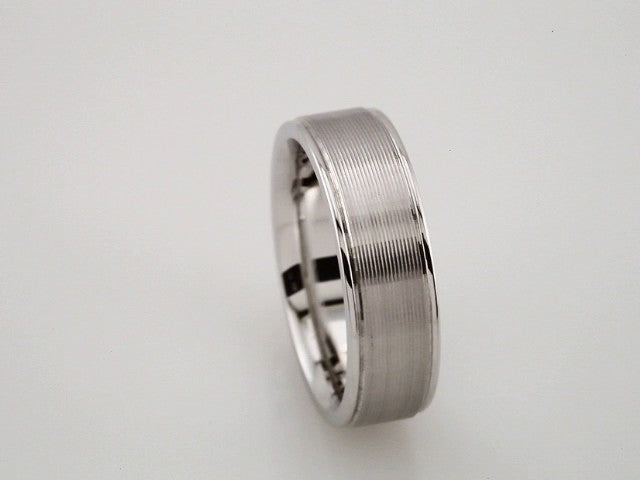 14K White Gold Stepped-Edge Grooved Comfort-Fit Flat Band