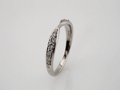 1/5 CTW Natural Diamond Pinched Contour Band