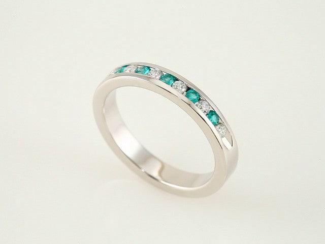 Natural Emerald & 1/8 CTW Natural Diamond Anniversary Band, 3.08 mm
